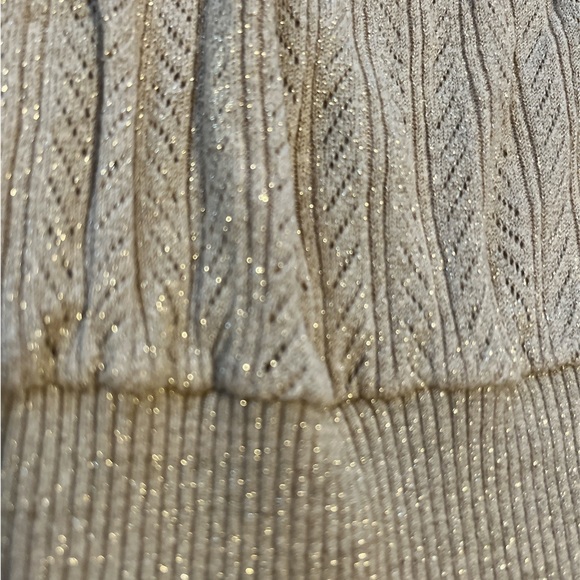 Gold light knitted short sleeve top by Buffalo David Bitton size large - Picture 2 of 2
